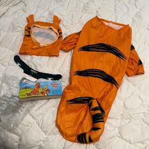 Dog Winnie the Pooh tigger costume XL